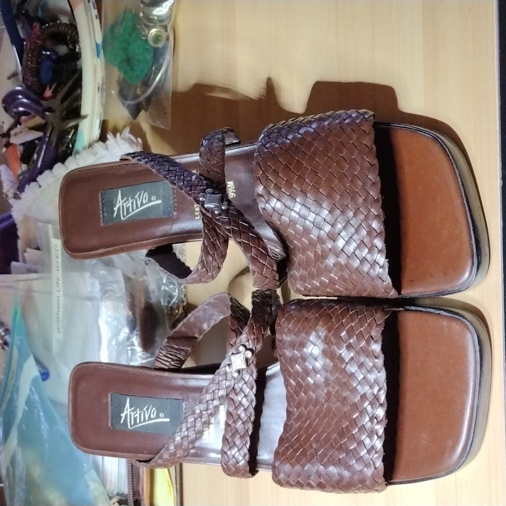 ARTIVA SHOES